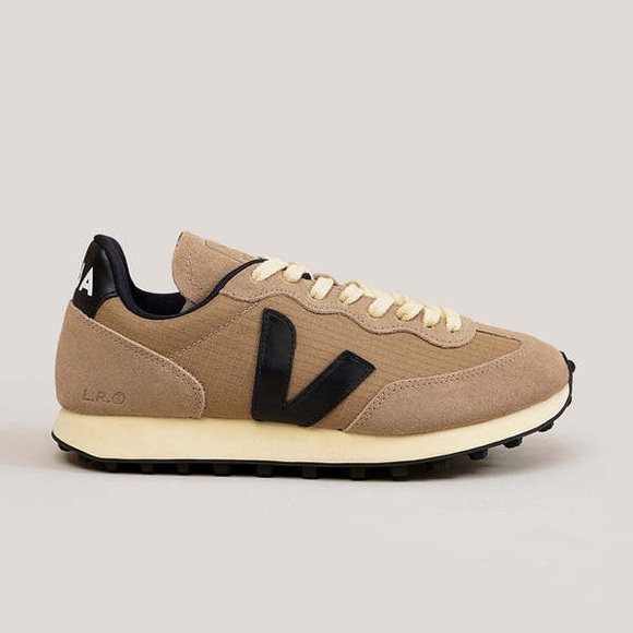 Veja Rio Branco Sneaker in Dune/Black sz 37EU/6US New in Box - Picture 2 of 9